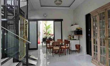 Dijual Rumah Mewah Sejuk Asri +Lift Baciro Timoho Tengah Kota.BU