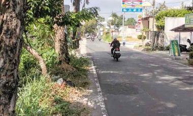 Disewakan tanah luas dan lebar strategis pinggir jln