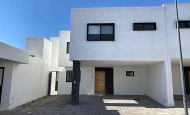 Casa en RENTA, Fraccionamiento Colinas del Bosque, Corregidora