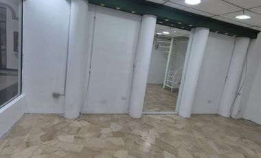 Local Comercial en Alquiler en la Alborada, 2 Pisos, 1 Baño, Seguridad, Norte de Guayaquil.