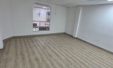 Local Comercial en Alquiler en la Alborada, 2 Pisos, 1 Baño, Seguridad, Norte de Guayaquil.
