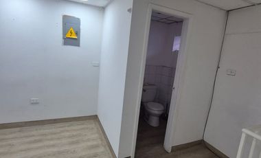 Local Comercial en Alquiler en la Alborada, 2 Pisos, 1 Baño, Seguridad, Norte de Guayaquil.