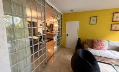Residencia con Jardín en Monraz   Amplios Espacios y Ubicación Premium venta Casa