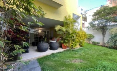 Residencia con Jardín en Monraz   Amplios Espacios y Ubicación Premium venta Casa