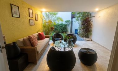 Residencia con Jardín en Monraz   Amplios Espacios y Ubicación Premium venta Casa