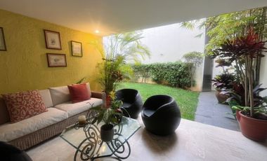Residencia con Jardín en Monraz   Amplios Espacios y Ubicación Premium venta Casa