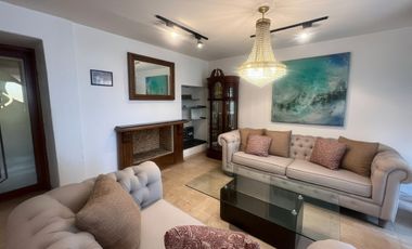 Residencia con Jardín en Monraz   Amplios Espacios y Ubicación Premium venta Casa