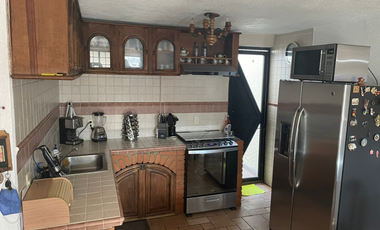 Casa en venta en Almoloya del Río, con un gran jardín y finos acabados