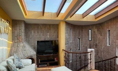 Casa en venta en Almoloya del Río, con un gran jardín y finos acabados