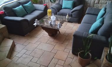 Casa en venta en Almoloya del Río, con un gran jardín y finos acabados