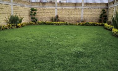 Casa en venta en Almoloya del Río, con un gran jardín y finos acabados