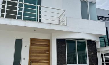 APROVECHA HERMOSA CASA DE DOS NIVELES