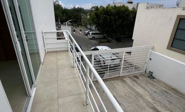 APROVECHA HERMOSA CASA DE DOS NIVELES