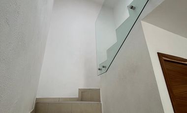 APROVECHA HERMOSA CASA DE DOS NIVELES