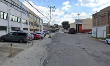 Nave Industrial en Esquina | 1,800 m² | Naucalpan - Excelente Conectividad