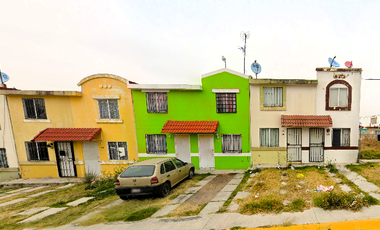 CASA EN REMATE ALMERIA URBI VILLA DEL REY HUEHUETOCA EDOMEX