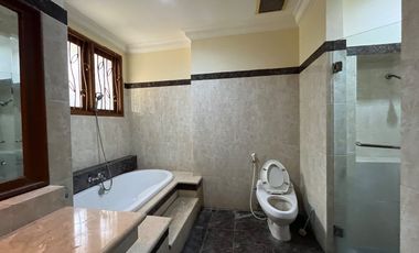 BEAUTIFUL 1-STOREY HOUSE FOR RENT FOR OFFICE OR RESIDENCE IN FATMAWATI, SOUTH JAKARTA