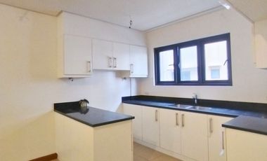 PRICE IMPROVED! Circulo Verde Townhouse for Sale!
