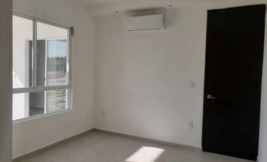 Departamento de dos niveles con amenidades, doble altura, 2 recámaras. Zákia - VENTA