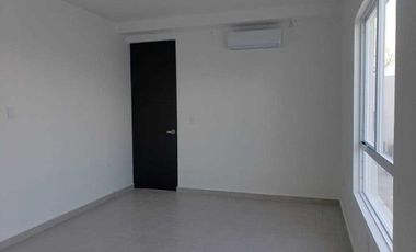 Departamento de dos niveles con amenidades, doble altura, 2 recámaras. Zákia - VENTA