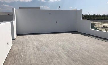 Departamento de dos niveles con amenidades, doble altura, 2 recámaras. Zákia - VENTA