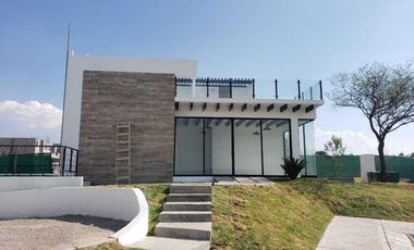 Departamento de dos niveles con amenidades, doble altura, 2 recámaras. Zákia - VENTA