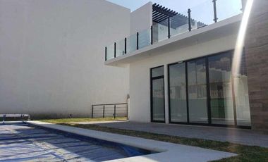 Departamento de dos niveles con amenidades, doble altura, 2 recámaras. Zákia - VENTA