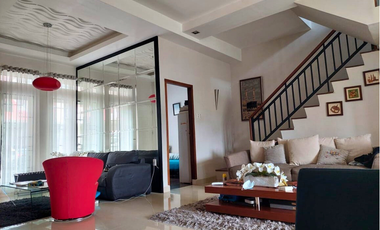 Dijual Rumah Mewah Fully Furnished di Jeumpet Residence - Komplek Elit Lengkap Fasilitas!