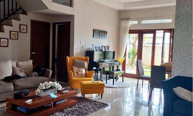 Dijual Rumah Mewah Fully Furnished di Jeumpet Residence - Komplek Elit Lengkap Fasilitas!