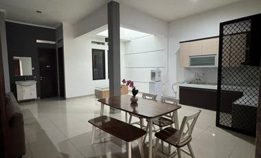 Disewakan Rumah Siap Huni Furnish Lokasi Strategis di Batununggal Bandung