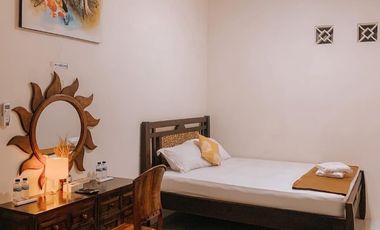 DIJUAL CEPAT – HOMESTAY AKTIF FULL FURNISHED Lokasi Tengah Kota Banyuwangi