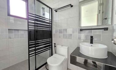 𝗕𝗥𝗔𝗡𝗗 𝗡𝗘𝗪 𝗟𝘂𝘅𝘂𝗿𝗶𝗼𝘂𝘀 𝟮-𝗦𝘁𝗼𝗿𝗲𝘆 𝟱𝗕𝗥 𝗛𝗼𝘂𝘀𝗲 & 𝗟𝗼𝘁 𝗳𝗼𝗿 𝗦𝗮𝗹𝗲 in 𝗚𝗿𝗲𝗲𝗻 𝗠𝗲𝗮𝗱𝗼𝘄𝘀 𝗣𝗛𝟮 at𝗧𝗵𝗲 𝗢𝗿𝗰𝗵𝗮𝗿𝗱, 𝗗𝗮𝘀𝗺𝗮𝗿𝗶𝗻̃𝗮𝘀, 𝗖𝗮𝘃𝗶𝘁𝗲