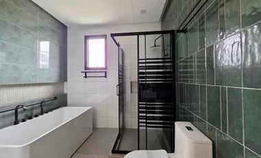 𝗕𝗥𝗔𝗡𝗗 𝗡𝗘𝗪 𝗟𝘂𝘅𝘂𝗿𝗶𝗼𝘂𝘀 𝟮-𝗦𝘁𝗼𝗿𝗲𝘆 𝟱𝗕𝗥 𝗛𝗼𝘂𝘀𝗲 & 𝗟𝗼𝘁 𝗳𝗼𝗿 𝗦𝗮𝗹𝗲 in 𝗚𝗿𝗲𝗲𝗻 𝗠𝗲𝗮𝗱𝗼𝘄𝘀 𝗣𝗛𝟮 at𝗧𝗵𝗲 𝗢𝗿𝗰𝗵𝗮𝗿𝗱, 𝗗𝗮𝘀𝗺𝗮𝗿𝗶𝗻̃𝗮𝘀, 𝗖𝗮𝘃𝗶𝘁𝗲