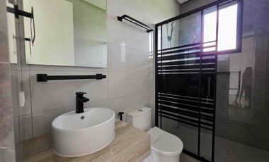 𝗕𝗥𝗔𝗡𝗗 𝗡𝗘𝗪 𝗟𝘂𝘅𝘂𝗿𝗶𝗼𝘂𝘀 𝟮-𝗦𝘁𝗼𝗿𝗲𝘆 𝟱𝗕𝗥 𝗛𝗼𝘂𝘀𝗲 & 𝗟𝗼𝘁 𝗳𝗼𝗿 𝗦𝗮𝗹𝗲 in 𝗚𝗿𝗲𝗲𝗻 𝗠𝗲𝗮𝗱𝗼𝘄𝘀 𝗣𝗛𝟮 at𝗧𝗵𝗲 𝗢𝗿𝗰𝗵𝗮𝗿𝗱, 𝗗𝗮𝘀𝗺𝗮𝗿𝗶𝗻̃𝗮𝘀, 𝗖𝗮𝘃𝗶𝘁𝗲