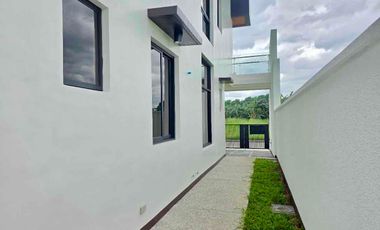 𝗕𝗥𝗔𝗡𝗗 𝗡𝗘𝗪 𝗟𝘂𝘅𝘂𝗿𝗶𝗼𝘂𝘀 𝟮-𝗦𝘁𝗼𝗿𝗲𝘆 𝟱𝗕𝗥 𝗛𝗼𝘂𝘀𝗲 & 𝗟𝗼𝘁 𝗳𝗼𝗿 𝗦𝗮𝗹𝗲 in 𝗚𝗿𝗲𝗲𝗻 𝗠𝗲𝗮𝗱𝗼𝘄𝘀 𝗣𝗛𝟮 at𝗧𝗵𝗲 𝗢𝗿𝗰𝗵𝗮𝗿𝗱, 𝗗𝗮𝘀𝗺𝗮𝗿𝗶𝗻̃𝗮𝘀, 𝗖𝗮𝘃𝗶𝘁𝗲