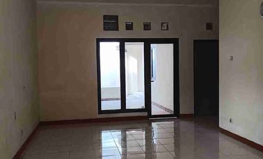 disewakan rumah siap huni dalam cluster di harapan indah