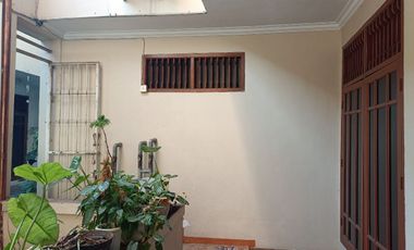 Rumah dijual Murah 2Lt. Duren Sawit, Jakarta Timur dekat ke Tol Becakayu