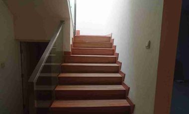 Disewakan Rumah Furnished di Golf Lake Cengkareng uk. 8x20 Harga 230 juta