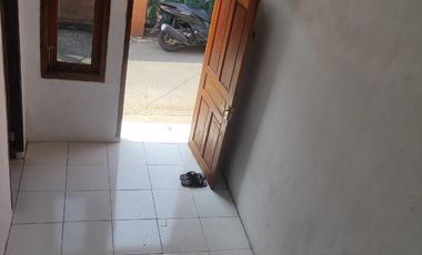 DIJUAL CEPAT dan MURAH  STRATEGIS Rumah 2 lantai siap huni. Bangunan baru  Berlokasi Di DUREN JAYA KOTA BEKASI.