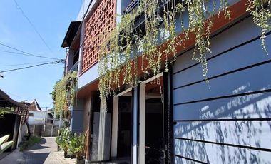 Dijual Kost Eksklusif full furnishead Lokasi: Pandanaran dekat kampus UII Kost aktif, langsung menghasilkan sejak hari pertama