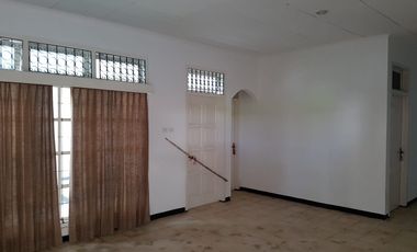 DISEWAKAN – RUMAH INDUK HOEK (POJOK) | SIAP HUNI