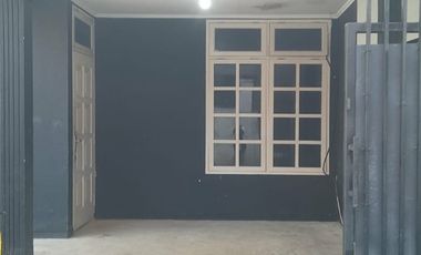 DISEWAKAN – RUMAH INDUK HOEK (POJOK) | SIAP HUNI