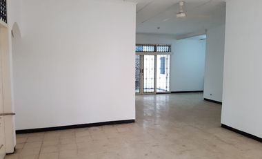 DISEWAKAN – RUMAH INDUK HOEK (POJOK) | SIAP HUNI