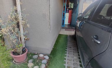 Vendo casa 3 dormitorios, 3 baños, en condominio, frente a Clínica Indisa de Maipú