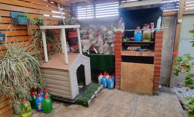 Vendo casa 3 dormitorios, 3 baños, en condominio, frente a Clínica Indisa de Maipú