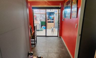 Vendo casa 3 dormitorios, 3 baños, en condominio, frente a Clínica Indisa de Maipú