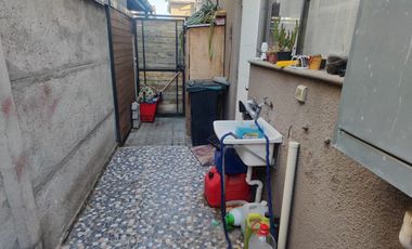 Vendo casa 3 dormitorios, 3 baños, en condominio, frente a Clínica Indisa de Maipú