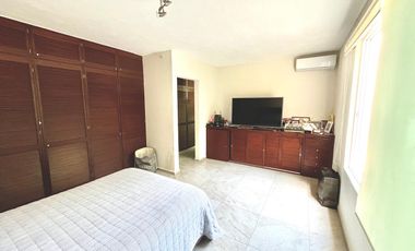CASA EN VENTA CON VISTA A LA BAHIA EN ACAPULCO