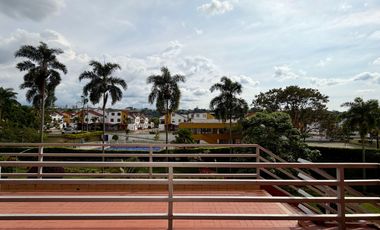 Magnífico apartamento en primer nivel con 2 alcobas y parqueadero cubierto. Av. Sur. Pereira - Colombia.