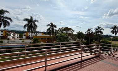 Magnífico apartamento en primer nivel con 2 alcobas y parqueadero cubierto. Av. Sur. Pereira - Colombia.